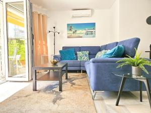 3 Bed Townhouse roof terrace 100m to the beach