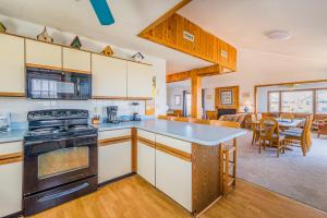 Adams View - Corolla, Ocean Sands, 15 Yards to Beach, Ocean View, Community Pool, Tennis