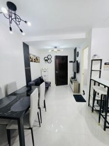 2BR Staycation in Deca Banilad by XTine City Scape
