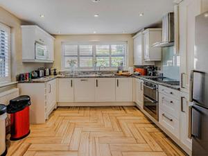 3 Bed in Brockenhurst oc-55301