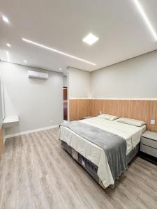 Linda Casa em Condomínio de Luxo