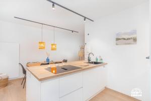 Montreal G008 You, me & the Sea