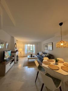 Estepona - Playa - Villa en urbanización privada cerca del mar Da5