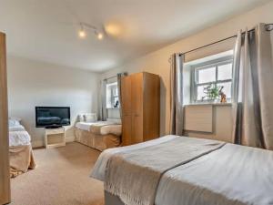 6 Bed in Newton-on-Rawcliffe 96415