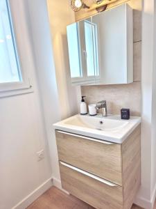 FRGK Fauvettes Apartment Terrace, Parking, AC & Ultra-Fast Wi-Fi