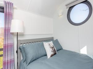 Shepherds Hut - Uk49096