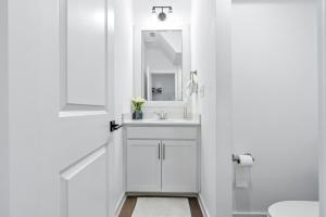 Famiy and Pet friendly, close to Wharf, pool