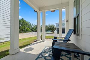 Famiy and Pet friendly, close to Wharf, pool