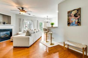 6 Mi to Dtwn ATL Modern Townhome with Pool Access