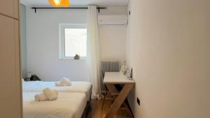 The Stylish Central 2BR Residence for 5