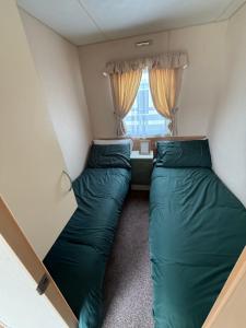 Palm Grove 108 - Golden Palm Resort, Meadow Lakes Caravan Hire