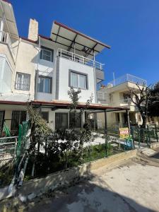 Denize 5 dk yürüme mesafesinde Kuş-ar sitesi