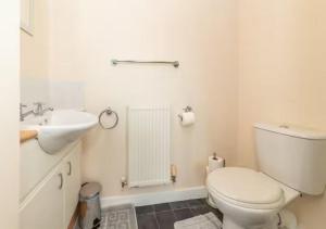 Cosy retreat with outdoor seating - Pass the Keys