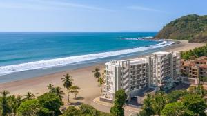 Claritas Beach Bar & Resort