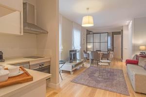 Cozy Minimal Apartment in Lively La Latina