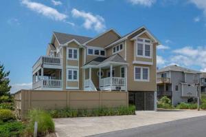 Patriots Place - Corolla, Ocean Sands, 180 Yds to Beach, Oceanside, Pool, Hot Tub, Pool Table, Pets OK