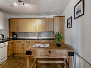 2 Bed in Brixham BX022