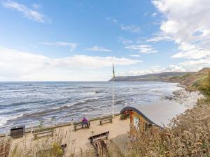 3 Bed in Robin Hoods Bay 89568
