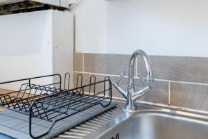 Modern Flat Near University