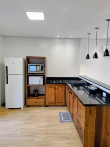 House with Jacuzzi in Sambaqui 70 meters from the Sea