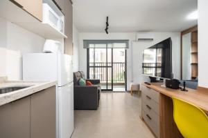 Studio com Varanda ao Lado da Estacao Pinheiros