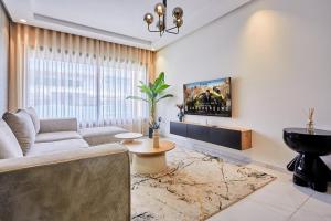 Your Casablanca Home Modern 2 Bed with Free Parking