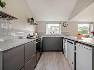 2 Bed in St. Leonards 94272