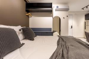 Studio Prisma Pinheiros | Varanda & Portaria 24hrs