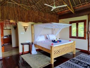 MONKEY MOUNTAIN LODGE