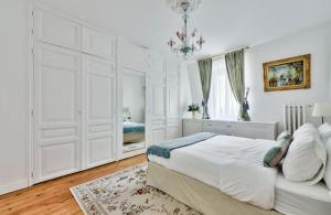 Modern apartment with 4 bedrooms