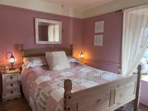 Cosy, quirky Victorian house on Waterfall Street