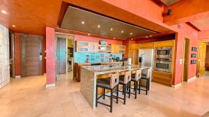 Encanto 703 Oceanfront Retreat 3 Bedroom unit