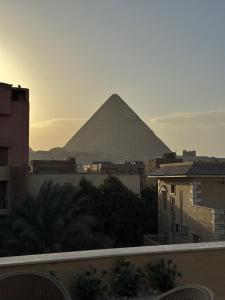 Memphis pyramids view inn