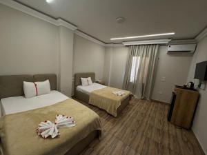 Memphis pyramids view inn