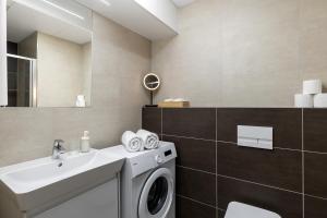 Modern Apartment Near Anděl & Metro