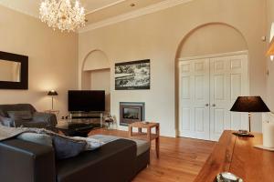 Ever popular 2 bedroom riverside home - to sleep 4 - Pass the Keys