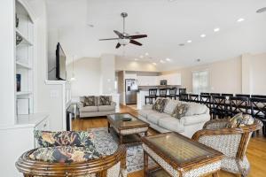 Hidden Treasure - Nags Head MP 16, Oceanfront, Private Beach Access, Pool, Hot Tub, Pool Table, Pets OK