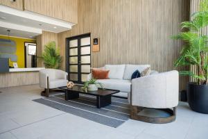 Sleek Santiago Retreat City Views Sleeps 3