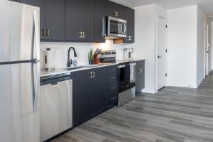 Landing Stylish 1BD in Central City
