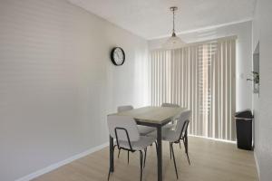 Charming 2 bed 2 bath escape