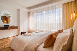 Hilton city center Residences , View Tower 8C