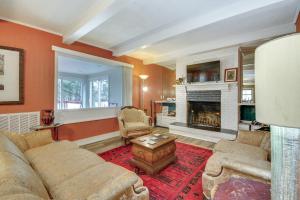 Tranquil Lakefront Home w Sunroom in Burlington