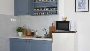 Traditional Studio Near the Waves in Grikos