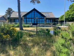 Beach Villa With Private Pier In Hou