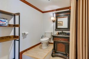 Lakefront, Hot tub, Theater Game w Private Dock