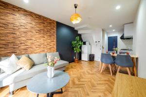 Namba East Newly Built Deluxe Apartment