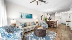 Emerald Waters Unit 202