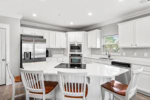 Sable Pointe West 102