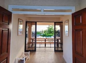 Mullins Bay View - 4 Bed - Sea View, Infinity Pool