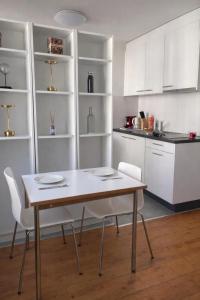 Central & Tranquil by Cathedral